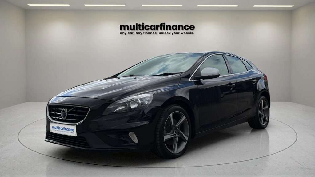 Volvo V40 2015 front three-quarter