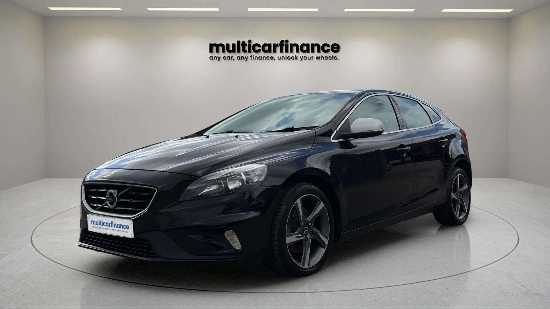 Volvo V40 2015 front three-quarter