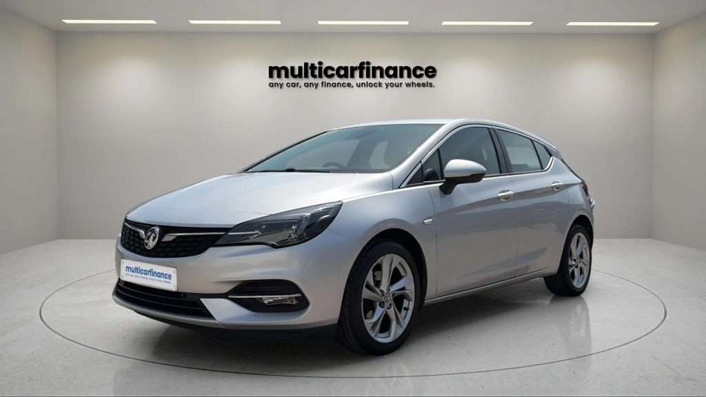 Vauxhall Astra 2021 front three-quarter