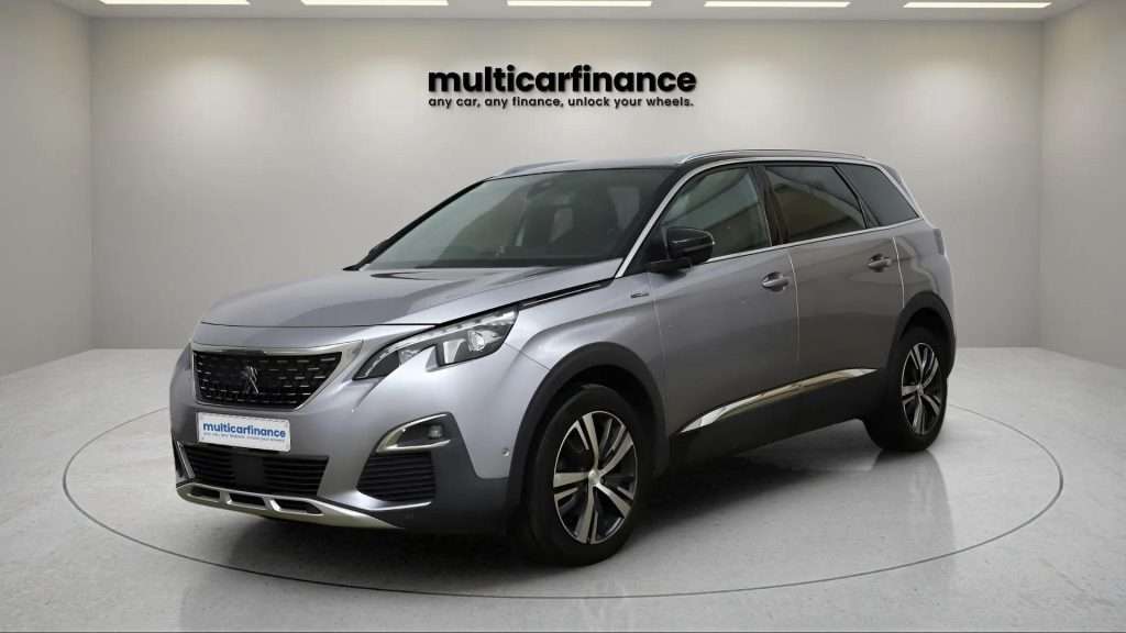 Peugeot 5008 2018 front three-quarter