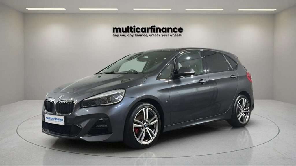 BMW 2 Series Active Tourer 2021 front three-quarter