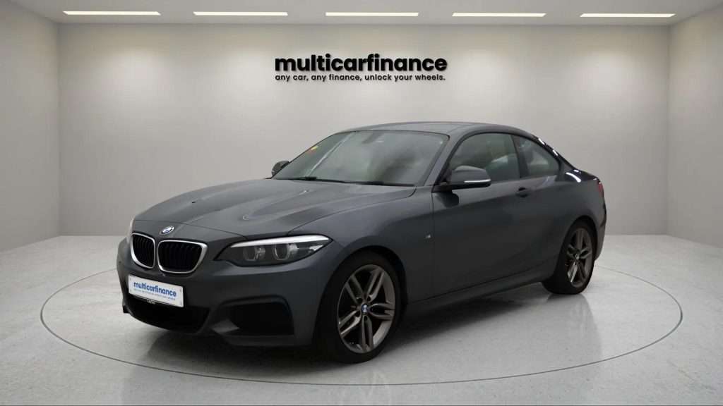 BMW 2 Series 2018 front three-quarter